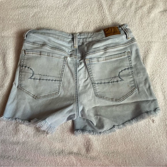 American Eagle light denim stretchy shorts! - Picture 4 of 4